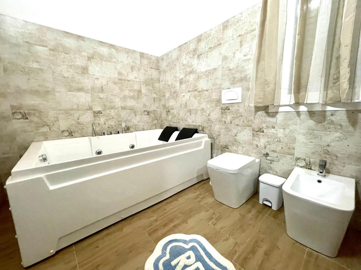Villa Nunzia Con Piscina, Sauna E Idromassaggio. Флоридия Экстерьер фото