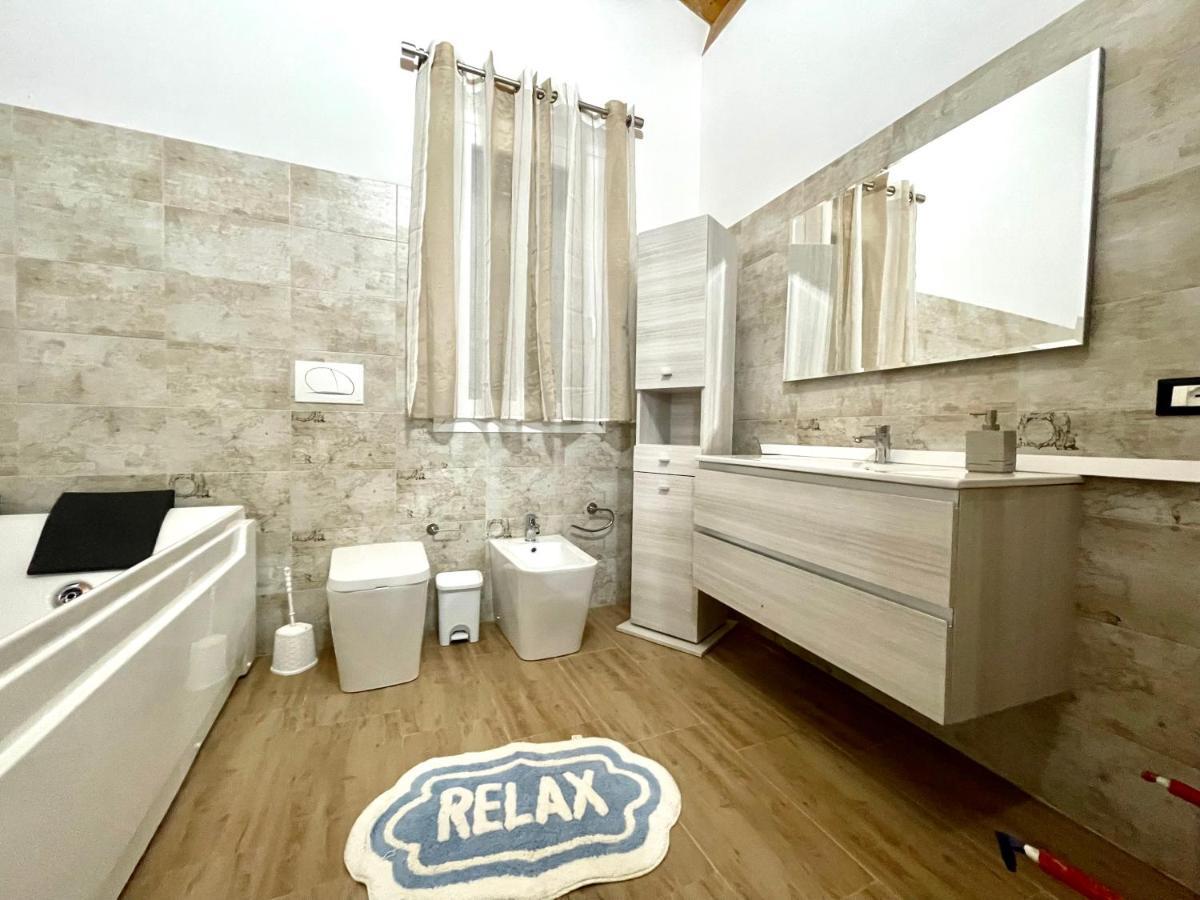 Villa Nunzia Con Piscina, Sauna E Idromassaggio. Флоридия Экстерьер фото